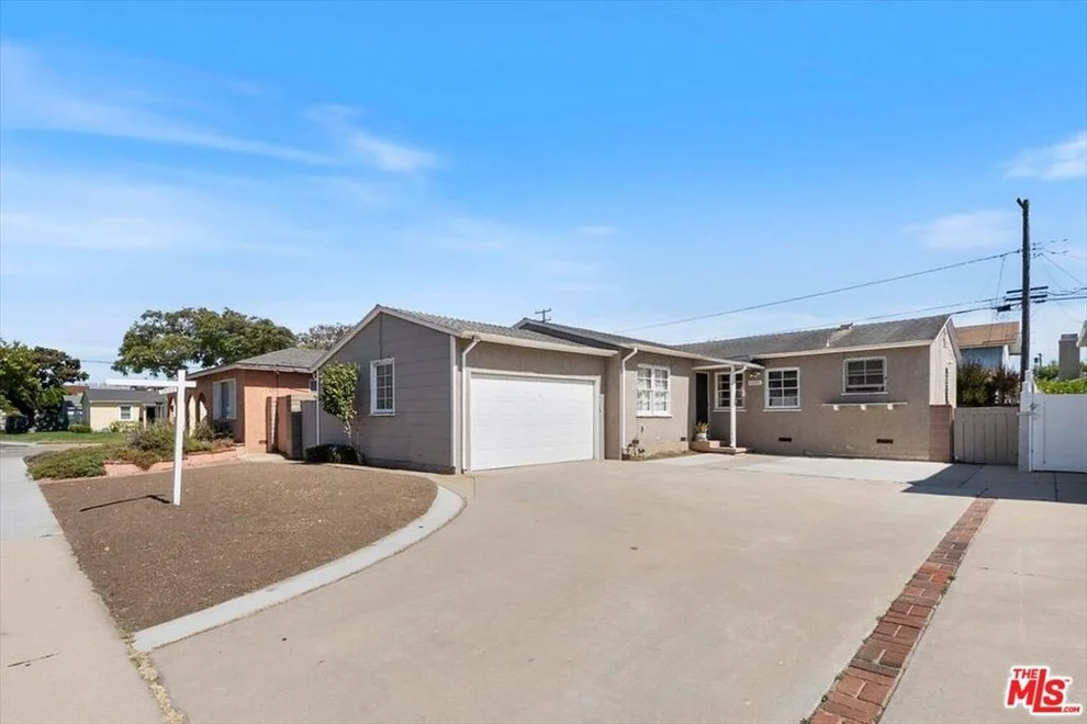 Unit for sale at 5408 W 138th Place, Hawthorne, CA 90250