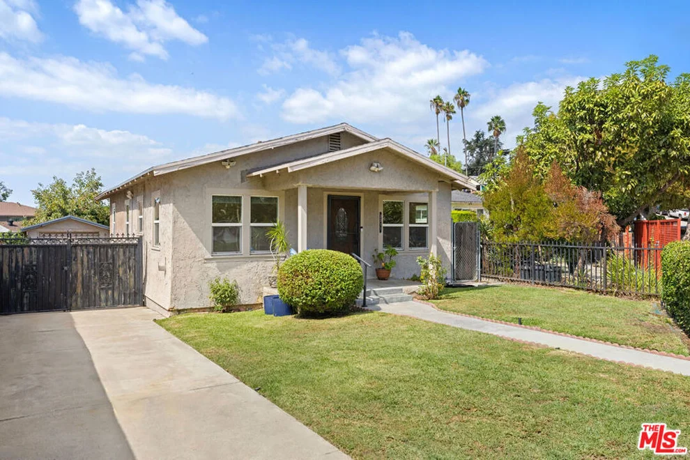 Unit for sale at 3311 Carlyle Street, Los Angeles, CA 90065