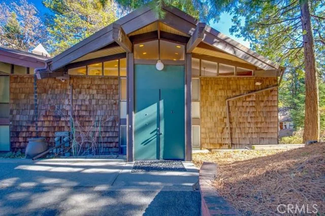 Unit for sale at 872 Sierra Vista Drive, Twin Peaks, CA 92391