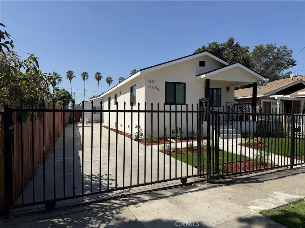 Unit for sale at 1620 E 33rd, Los Angeles, CA 90011