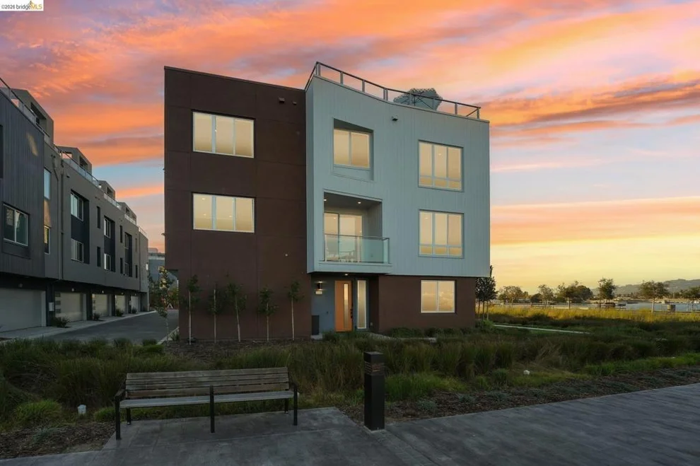 Unit for sale at 2388 Stanford St, Alameda, CA 94501