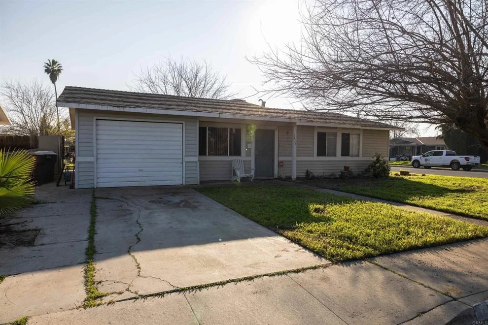 Unit for sale at 1410 Grayson Circle, Firebaugh, CA 93622