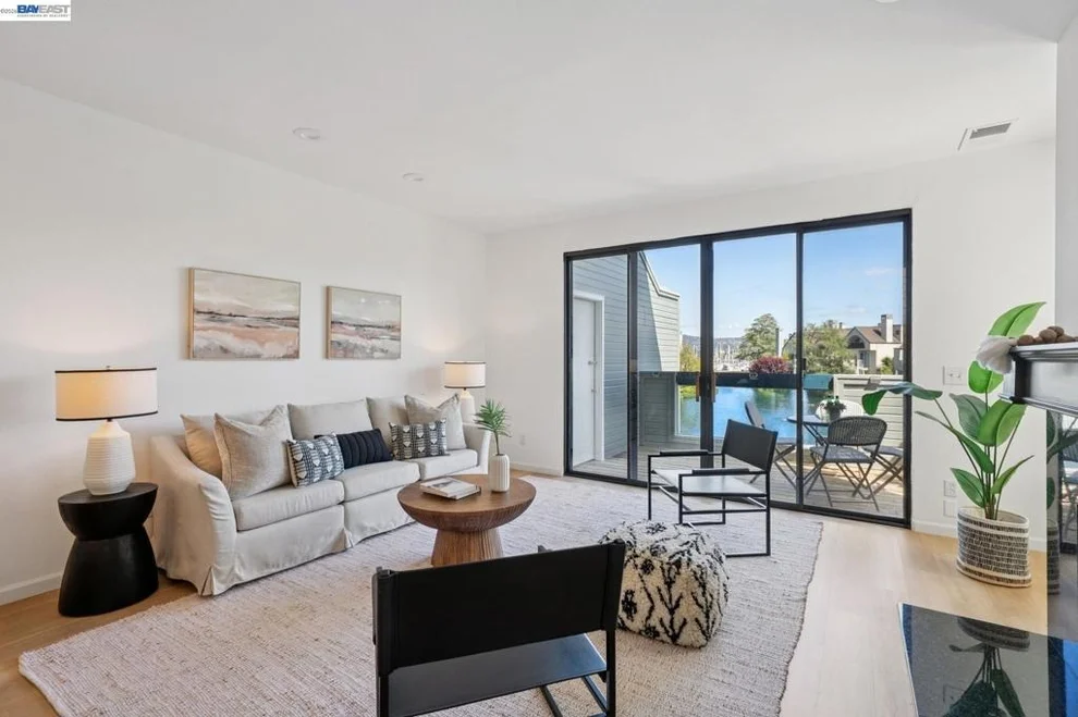 Unit for sale at 6 Invincible Ct, Alameda, CA 94501