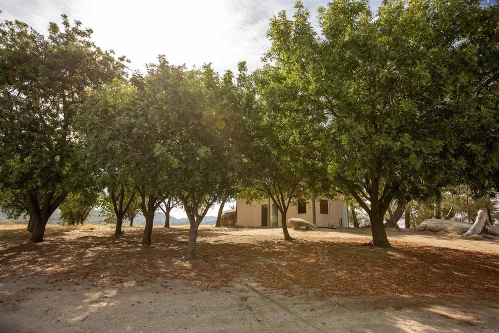 Unit for sale at 32305 Red Mountain Road, Hemet, CA 92544