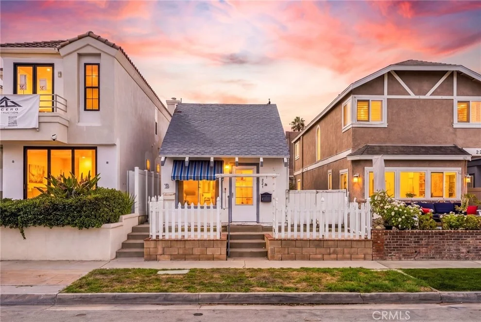 Unit for sale at 221 21st Street, Huntington Beach, CA 92648