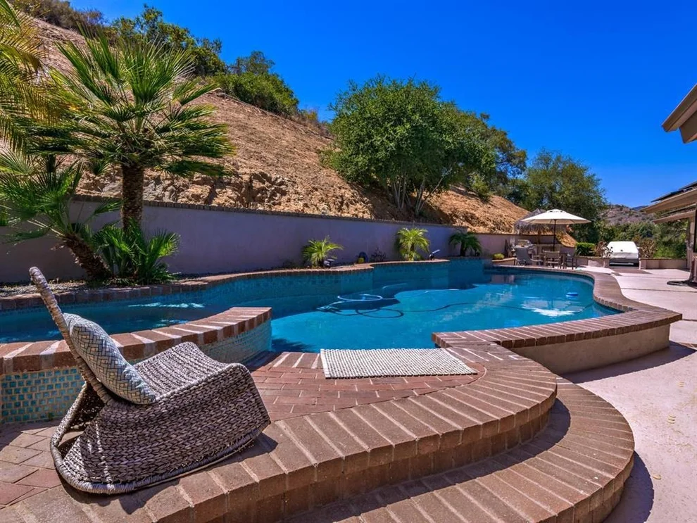 Unit for sale at 1951 Tecalote Dr, Fallbrook, CA 92028