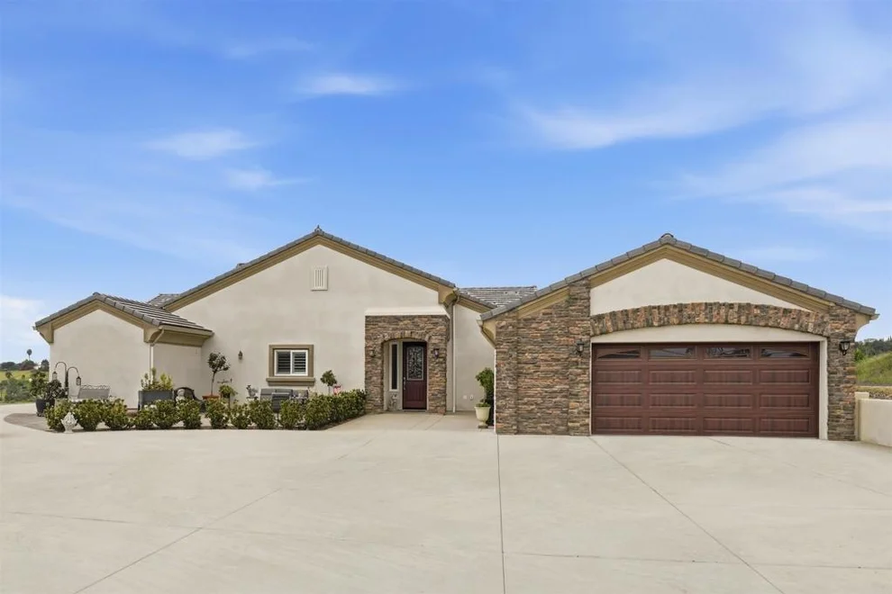 Unit for sale at 3600 Linda Vista Drive, Fallbrook, CA 92028