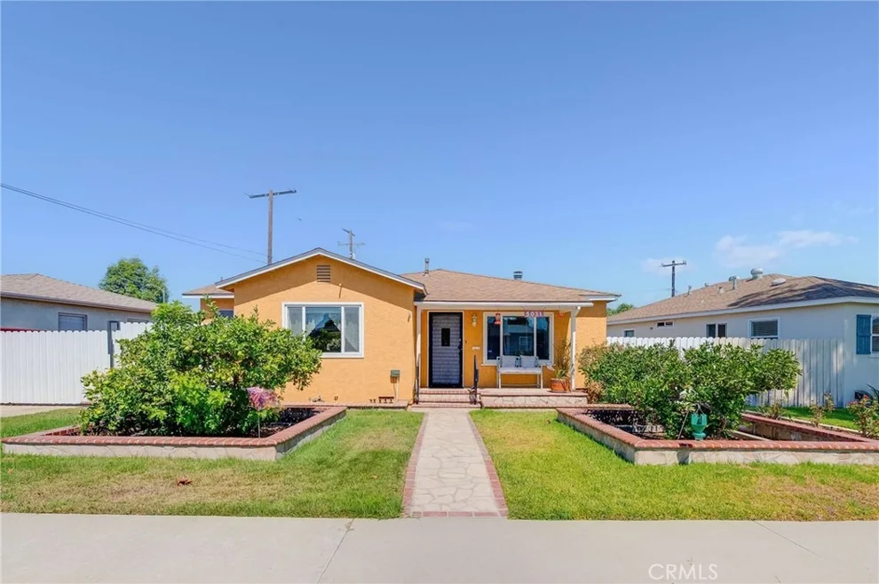 Unit for sale at 5031 N Raton, Long Beach, CA 90807