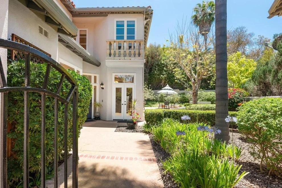 Unit for sale at 9618 Claiborne Square, La Jolla, CA 92037