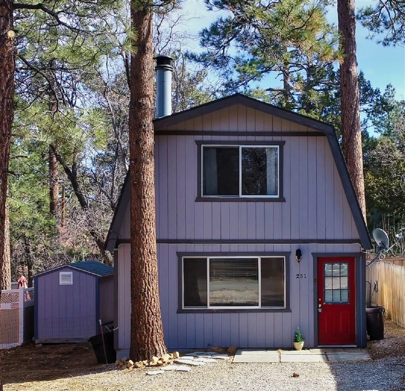 Unit for sale at 231 Wabash Ln, Sugar Loaf, CA 92386