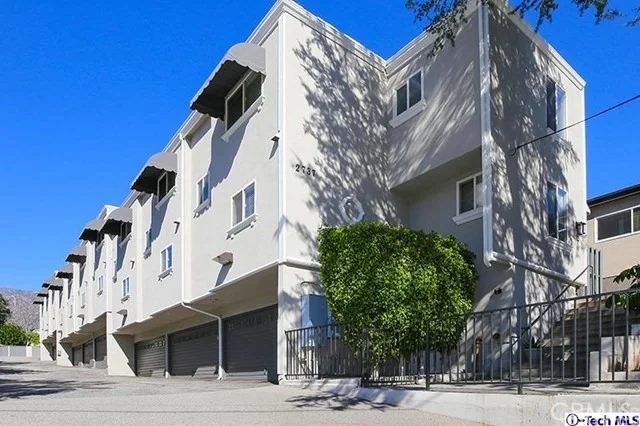 Unit for sale at 2737 Montrose Avenue, Montrose, CA 91020