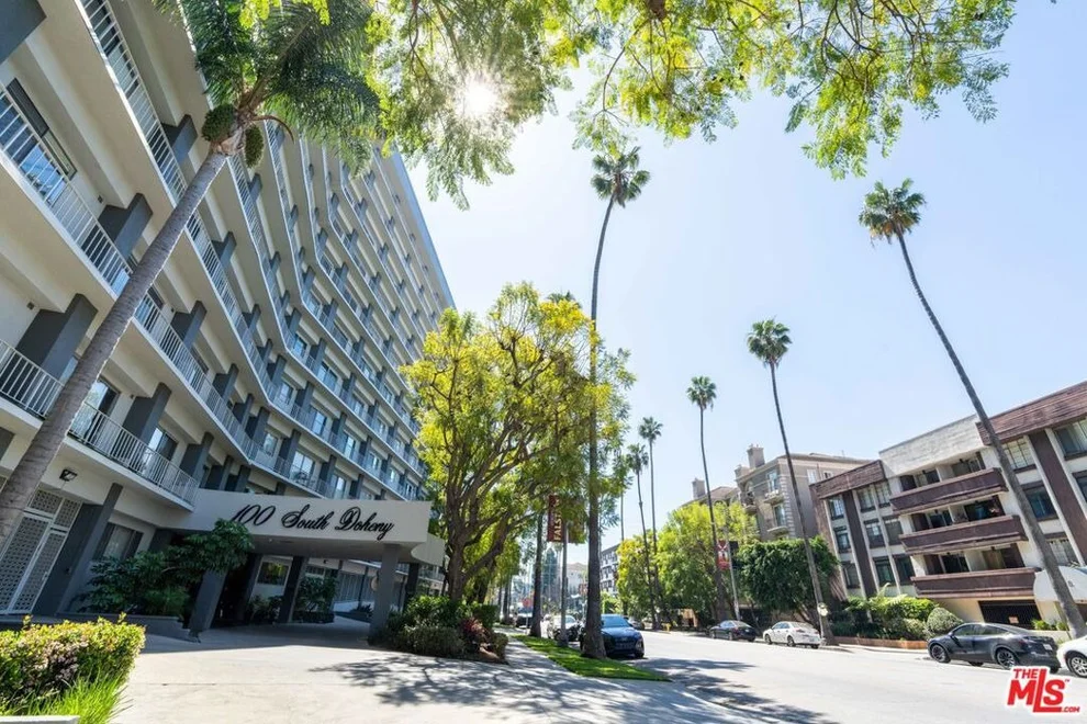Unit for sale at 100 S Doheny Drive, Los Angeles, CA 90048
