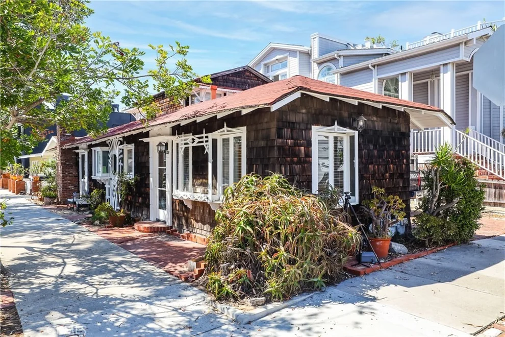 Unit for sale at 308 306 E Bay Avenue, Newport Beach, CA 92661