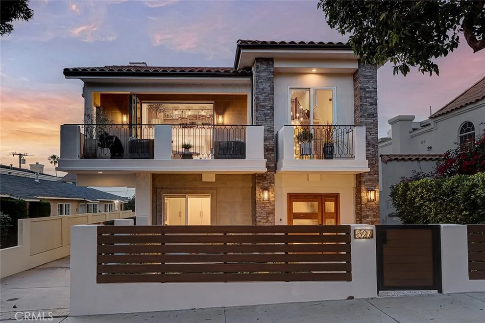 Unit for sale at 527 Avenue C, Redondo Beach, CA 90277
