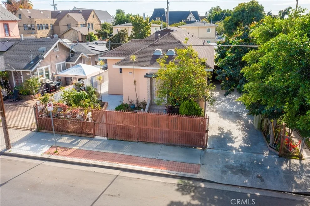 Unit for sale at 1340 1342 W 25th, Los Angeles, CA 90007