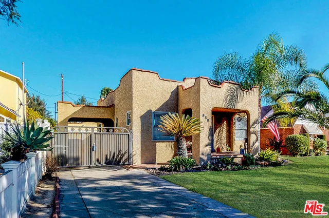 Unit for sale at 930 N AVON Street, Burbank, CA 91505