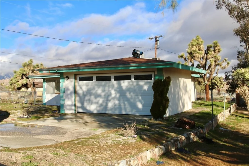 Unit for sale at 57136 Navajo Trail, Yucca Valley, CA 92284