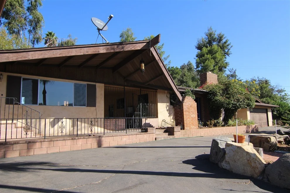 Unit for sale at 13758 Lakeview Ct, Lakeside, CA 92040