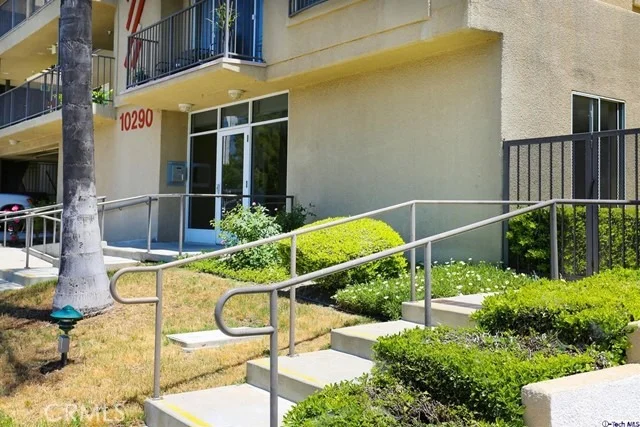 Unit for sale at 10290 Tujunga Canyon Boulevard, Tujunga, CA 91042