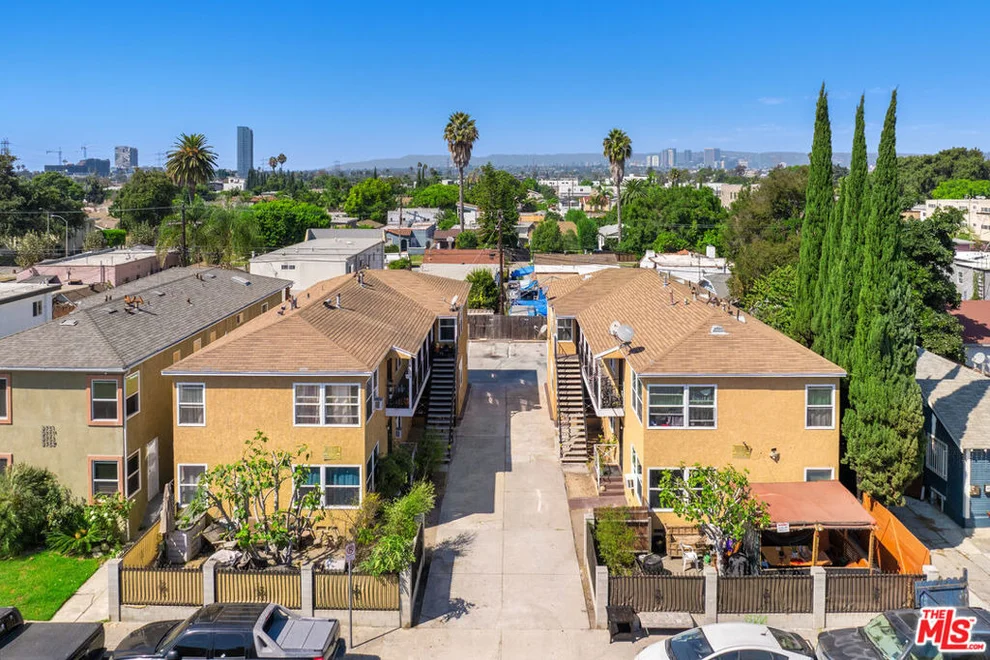 Unit for sale at 2743 S Redondo Boulevard, Los Angeles, CA 90016