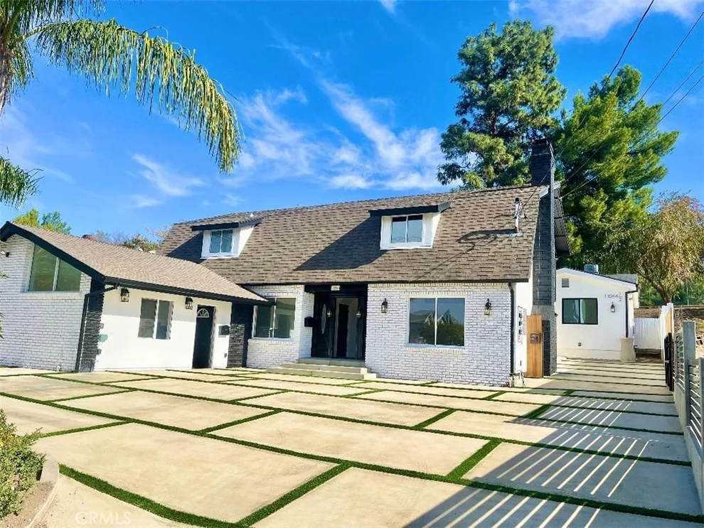 Unit for sale at 11044 11046 11044 1/2 Whitegate Avenue, Sunland, CA 91040