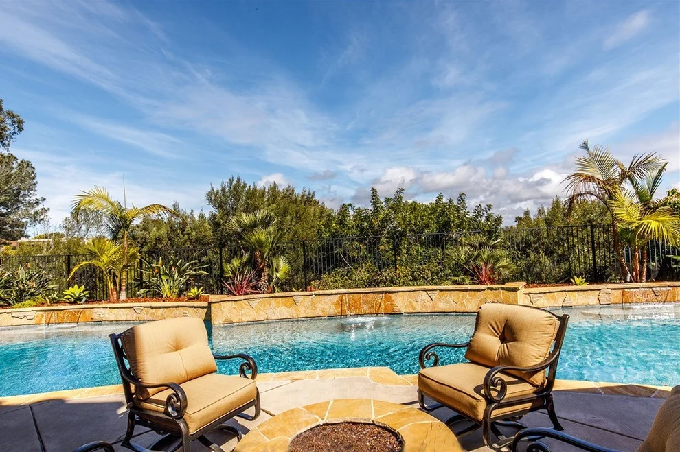 Unit for sale at 2498 Vantage Way, Del Mar, CA 92014