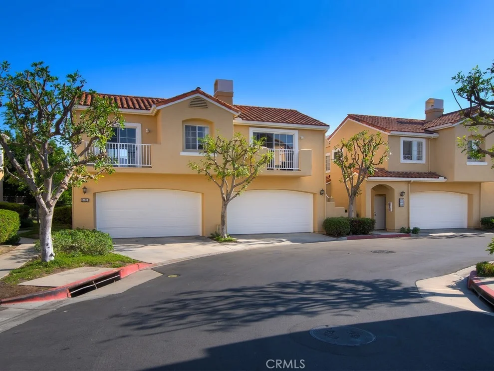 Unit for sale at 2475 Paseo Circulo, Tustin, CA 92782