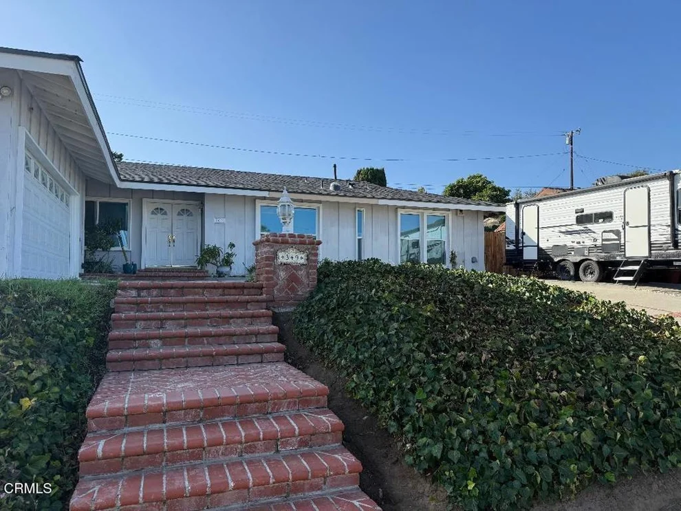 Unit for sale at 349 Calle Larios, Camarillo, CA 93010