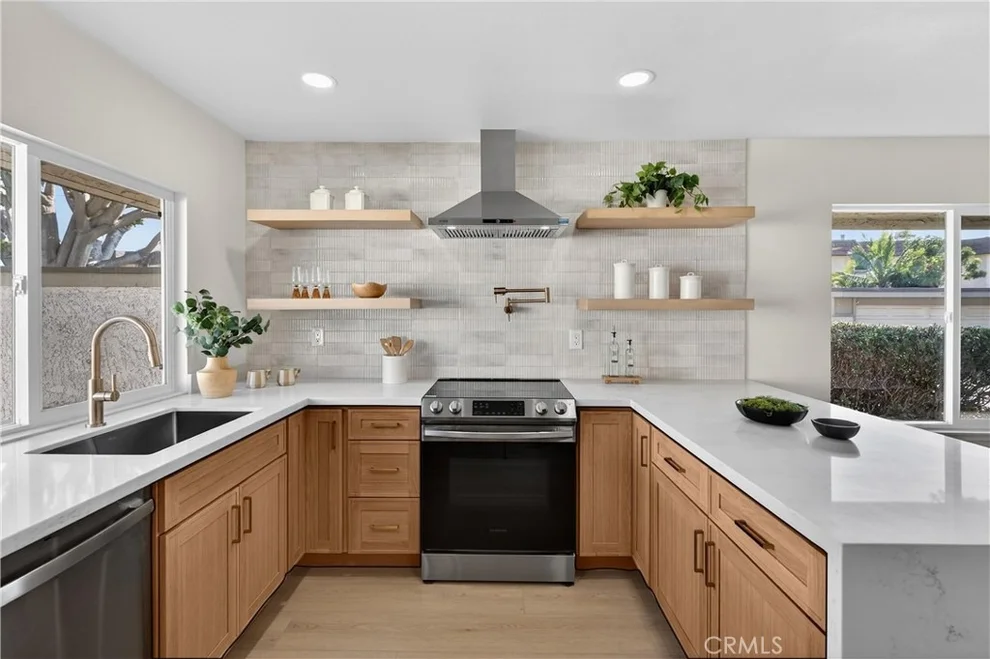 Unit for sale at 13972 Chelmsford, Westminster, CA 92683