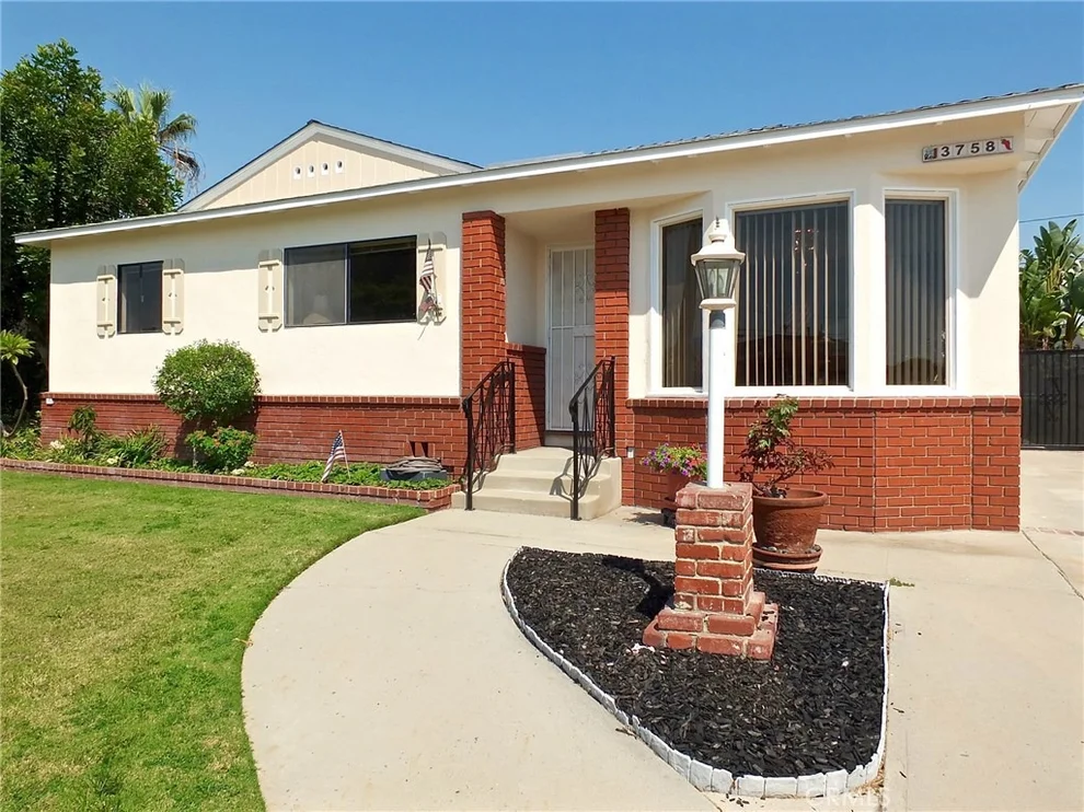 Unit for sale at 3758 Fanwood Avenue, Long Beach, CA 90808