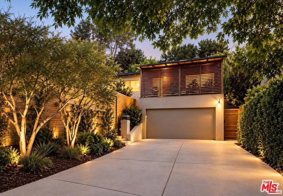 Unit for sale at 3613 Lankershim Boulevard, Los Angeles, CA 90068
