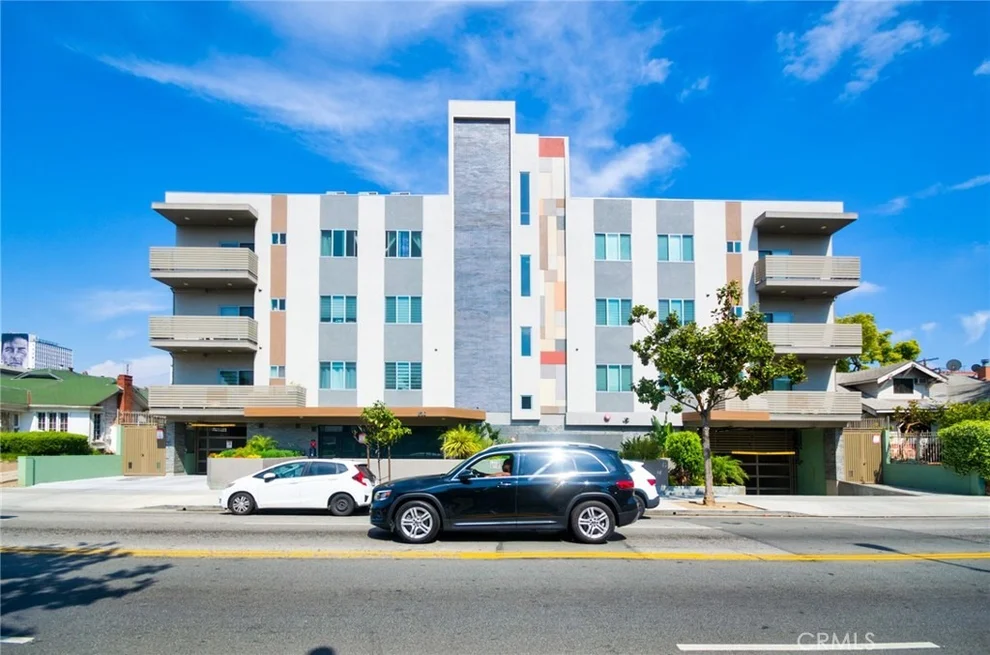Unit for sale at 820 S Wilton Place, Los Angeles, CA 90005