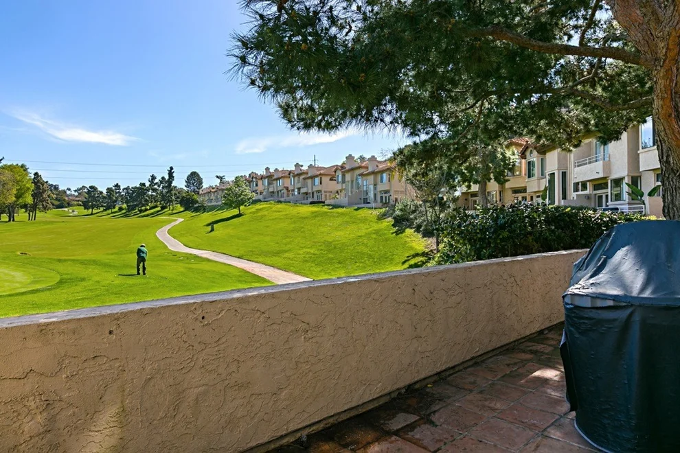 Unit for sale at 160 Las Banderas Ave, Solana Beach, CA 92075