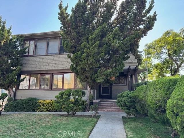 Unit for sale at 325 S Los Robles Avenue, Pasadena, CA 91101
