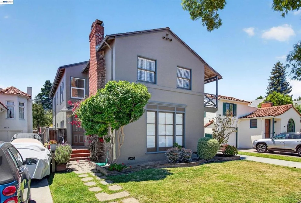 Unit for sale at 2926 2928 Fernside Blvd, Alameda, CA 94501