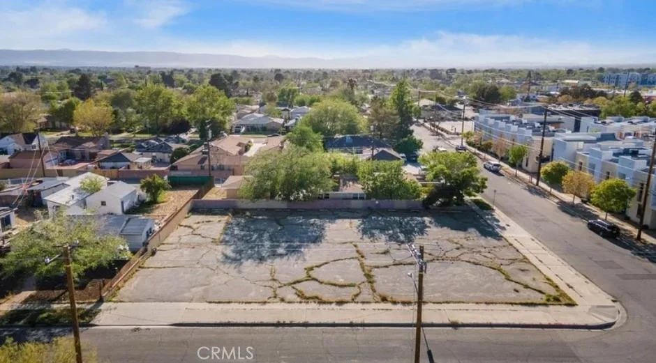 Unit for sale at 706 W Milling St, Lancaster, CA 93534