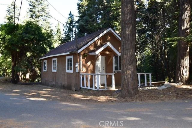 Unit for sale at 25546 Hi Lane, Twin Peaks, CA 92391
