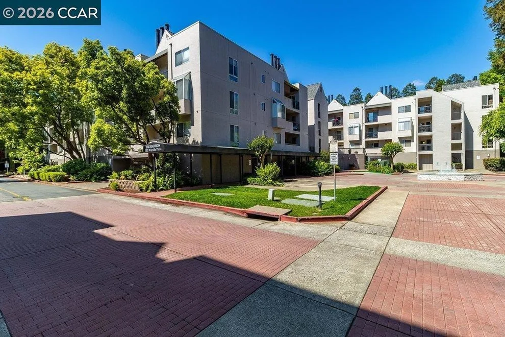Unit for sale at 3183 Wayside Plz, Walnut Creek, CA 94597