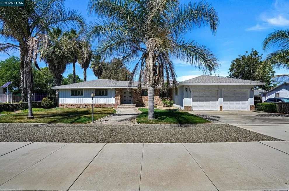 Unit for sale at 2585 S Macarthur Dr, Tracy, CA 95376