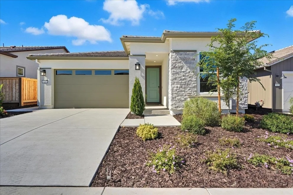 Unit for sale at 3237 Woody Way, Hollister, CA 95023