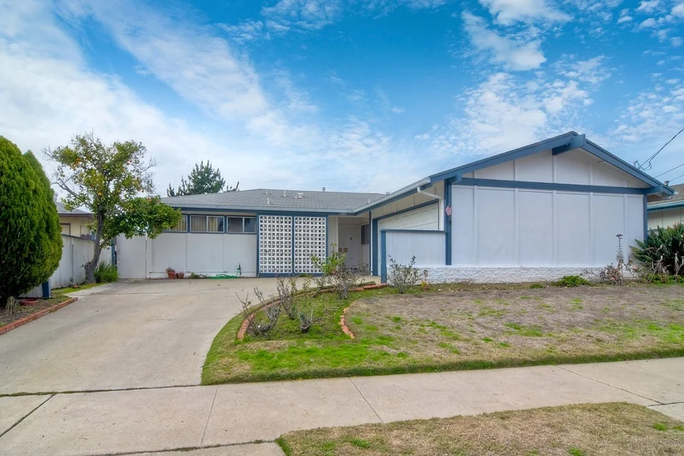 Unit for sale at 5886 Scripps Street, San Diego, CA 92122