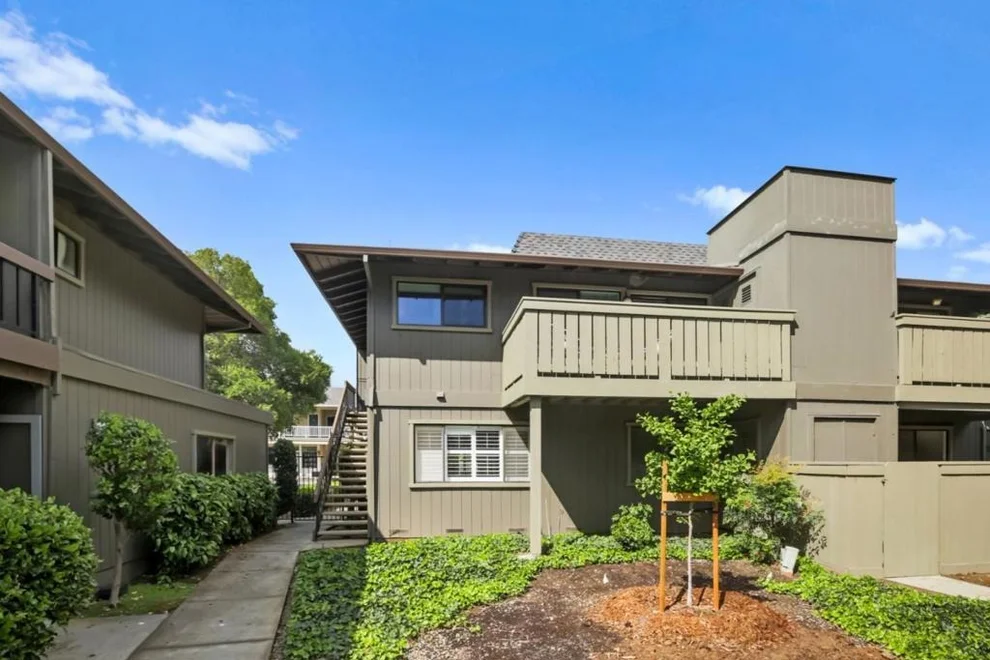 Unit for sale at 14351 Saratoga Avenue, Saratoga, CA 95070