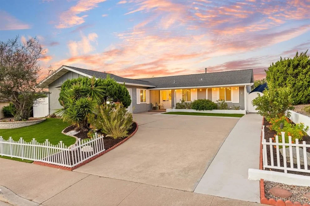 Unit for sale at 11944 Callado Rd., San Diego, CA 92128