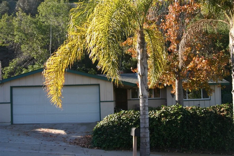 Unit for sale at 2417 Sarbonne Dr, Oceanside, CA 92054