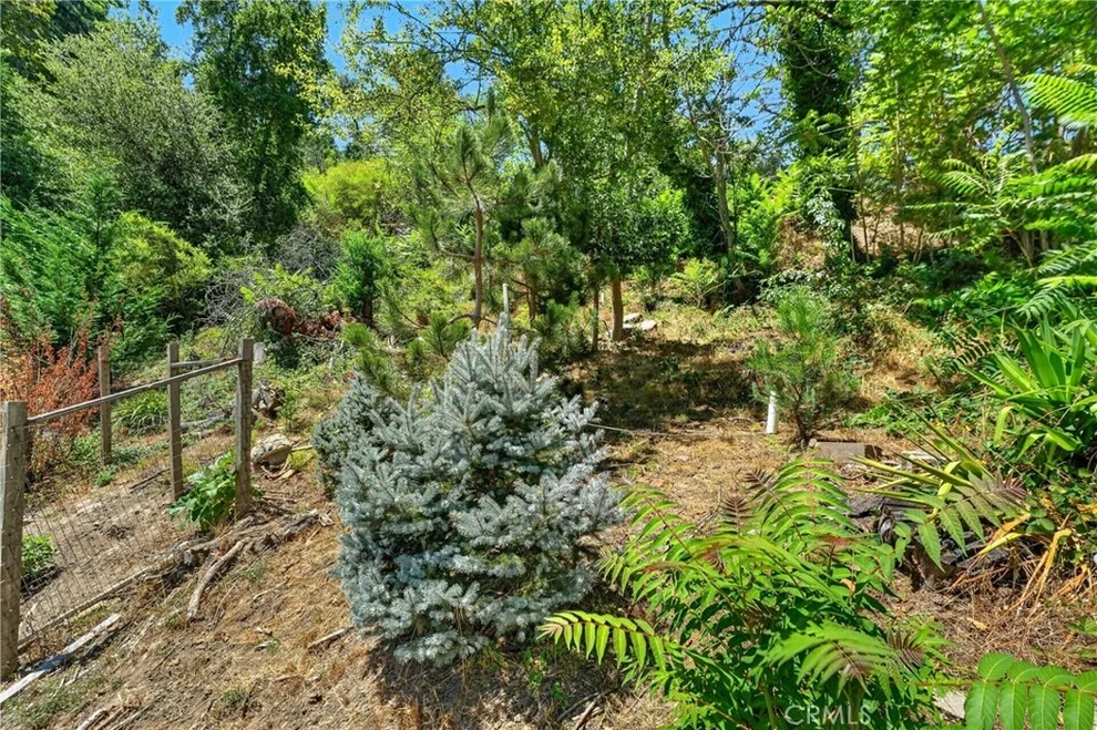 Unit for sale at 17940 Helen Way, Los Gatos, CA 95033