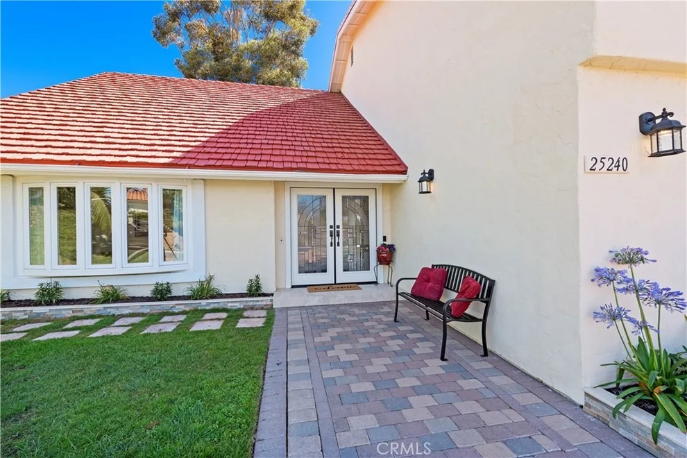 Unit for sale at 25240 Terreno Drive, Mission Viejo, CA 92691