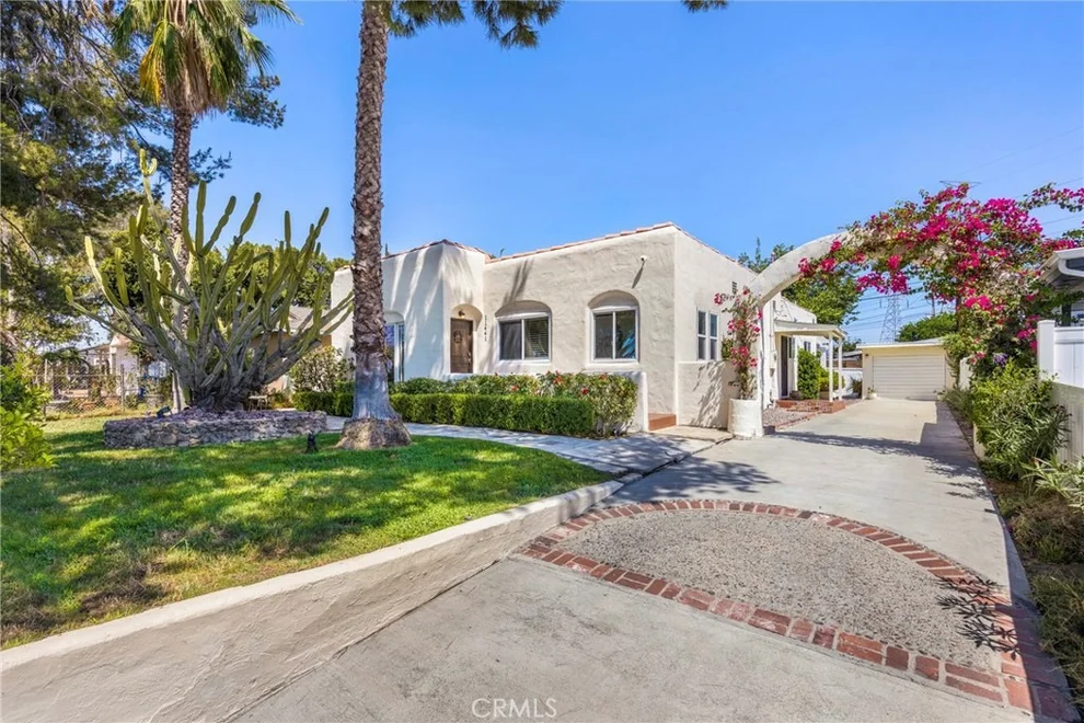 Unit for sale at 11441 Kittridge Street, North Hollywood, CA 91606