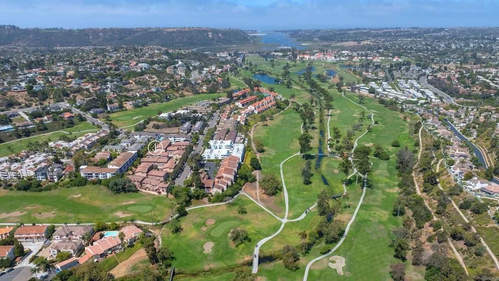 Unit for sale at 2569 Navarra Dr, Carlsbad, CA 92009
