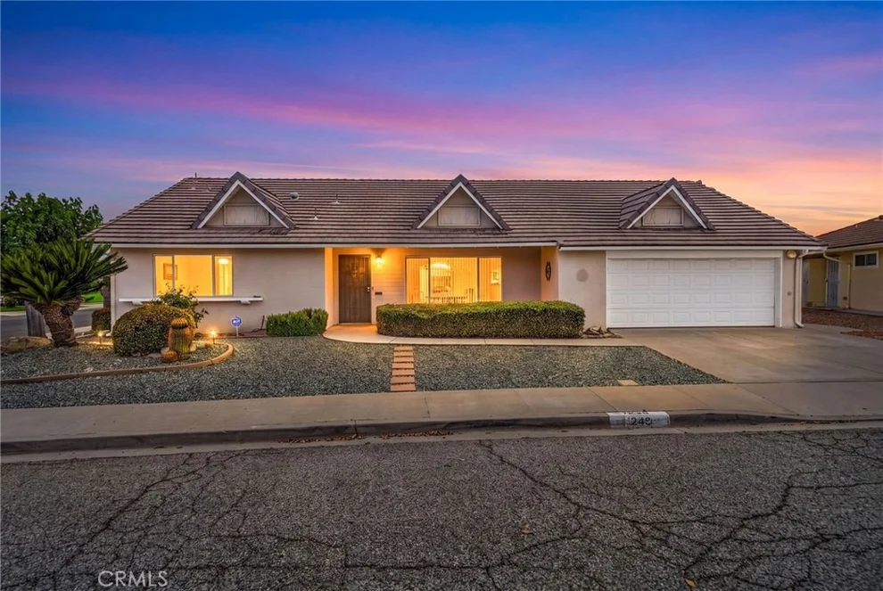 Unit for sale at 1240 W Montrose Avenue, Hemet, CA 92543