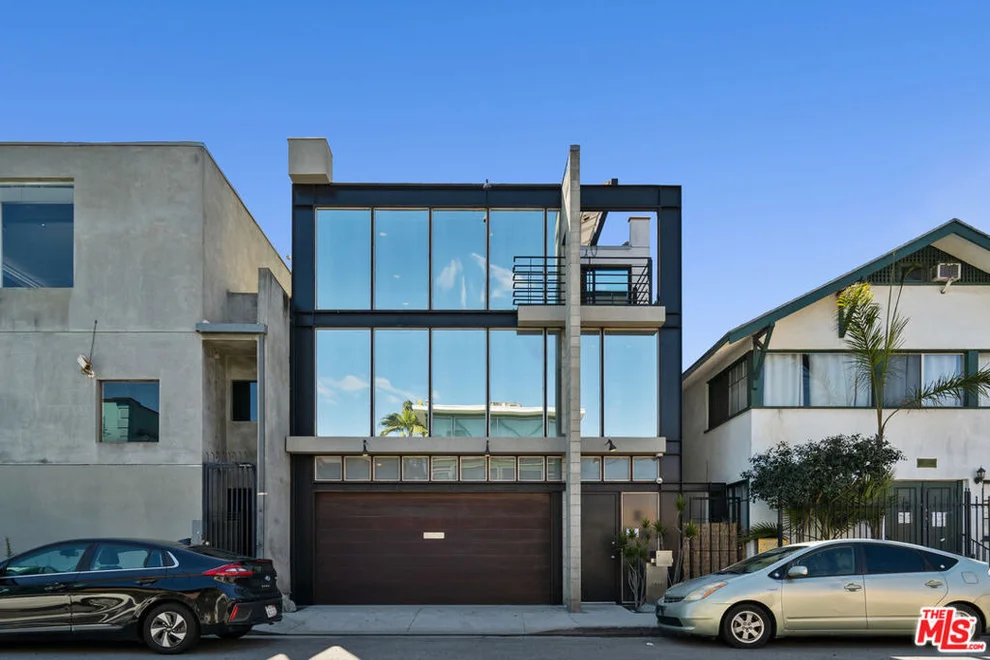 Unit for sale at 1313 Innes Place, Venice, CA 90291